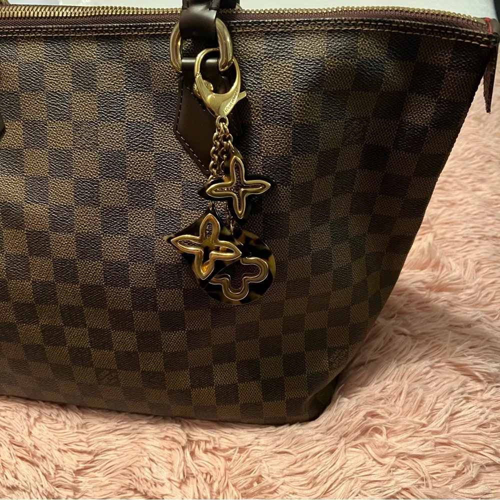 LOUIS VUITTON Gold Insolence Tortoise Shell Gold-tone Key Chain/Bag Charm - Picture 5 of 5